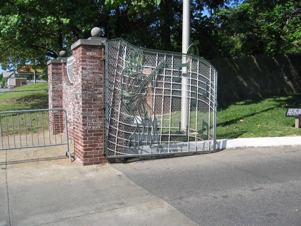 Front Gate To Graceland Photo by brendantf | Photobucket